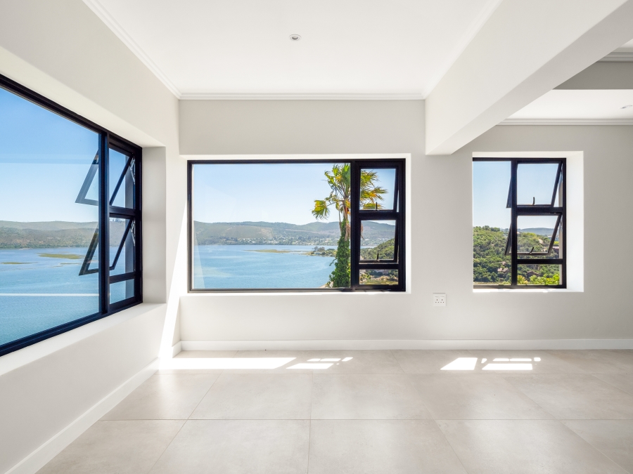 5 Bedroom Property for Sale in Paradise Western Cape